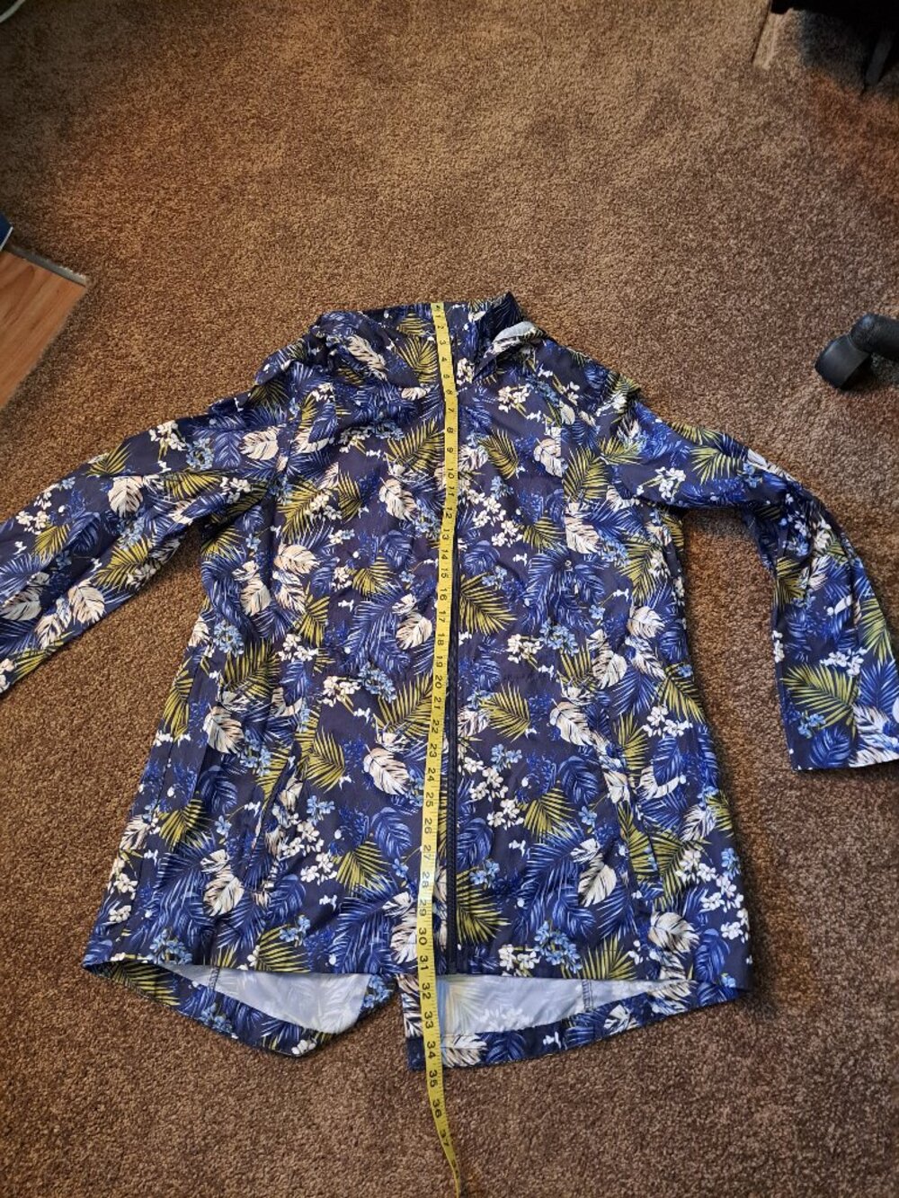 Susan Graver hooded foldable rain jacket with tropical floral&palm leaf print - Picture 11 of 11